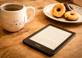 E-Books vs. Traditional Books: What’s Best for Learning?